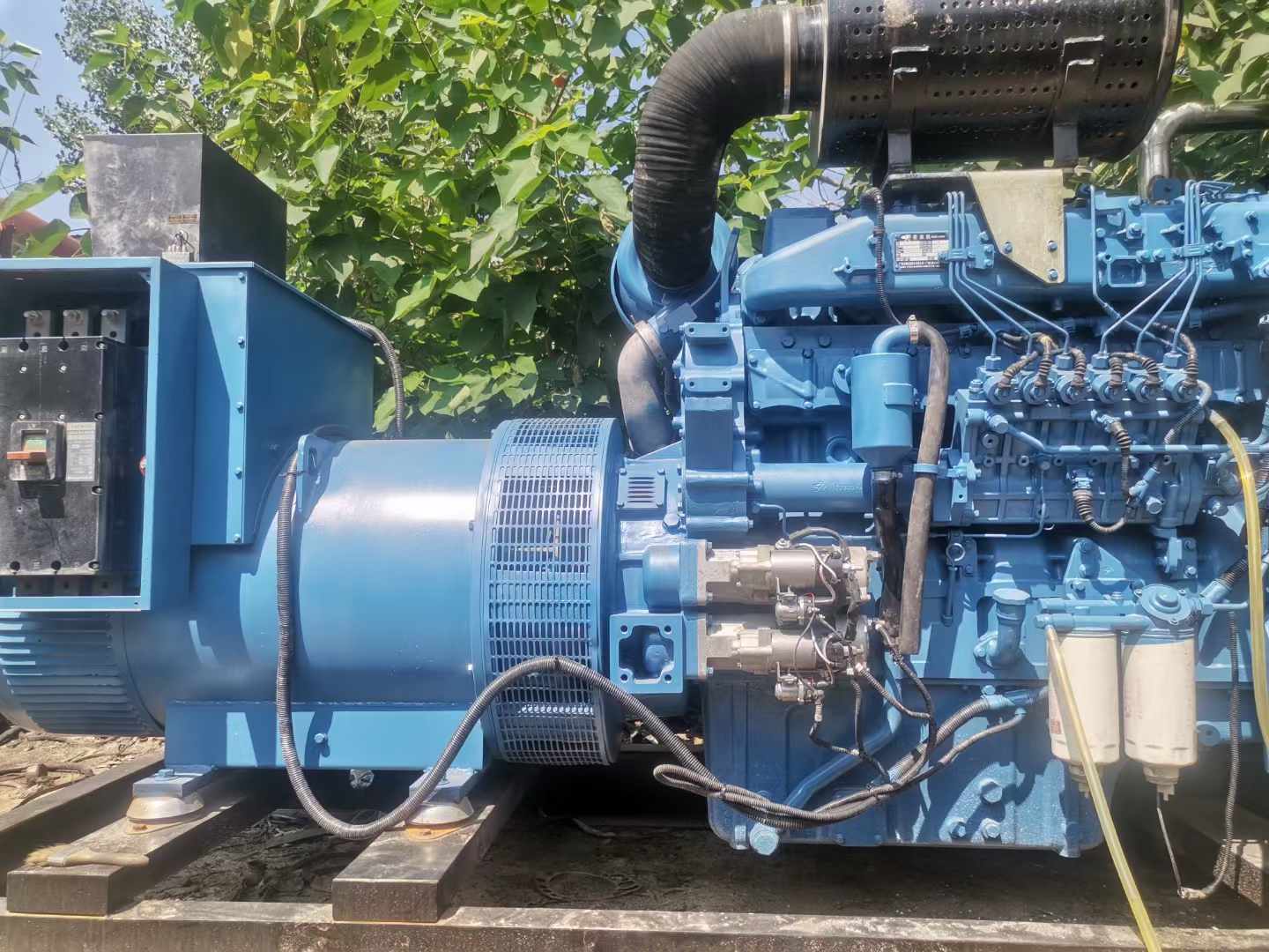 横峰详细说明降低 800kW 柴油发电机输出电流波动的方法